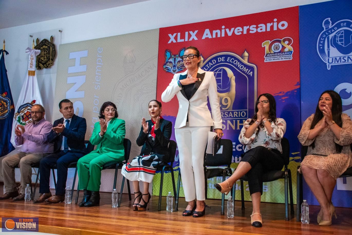 La Facultad de Economía se transforma; Yarabí Ávila asiste al 49 aniversario de la dependencia