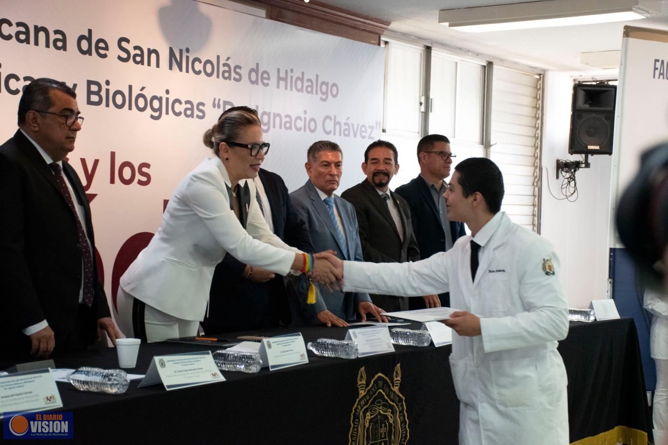 La Medicina es una forma de humanismo, una expresión viva del espíritu nicolaita: Yarabí Ávila 