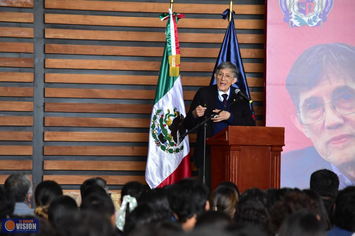 Nicolaitas reciben la visita del destacado científico, Antonio Lazcano Araujo