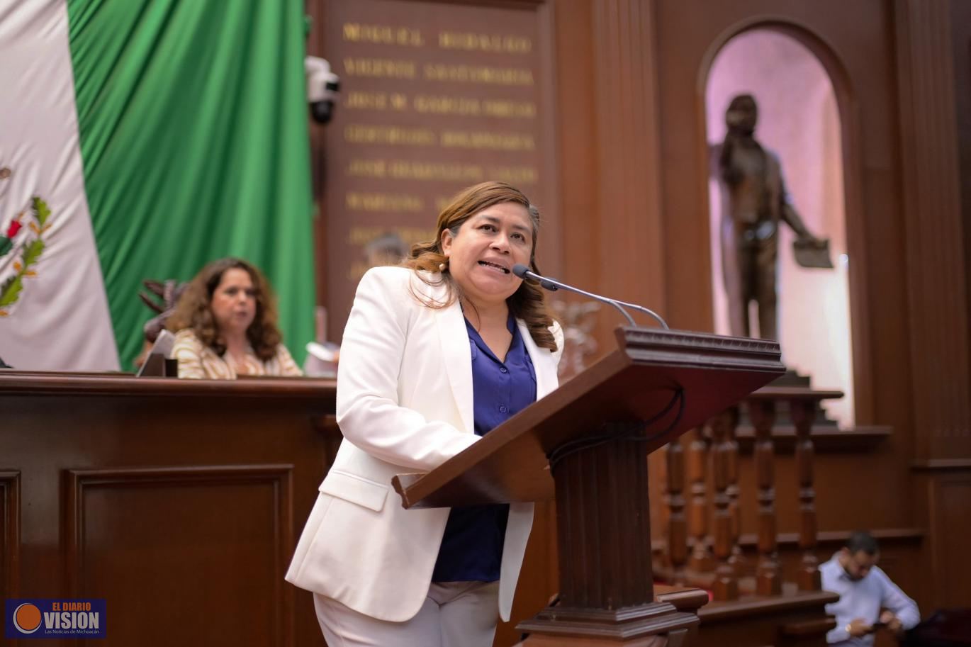 Propone Belinda Iturbide visibilizar a los trabajadores del Congreso de Michoacán