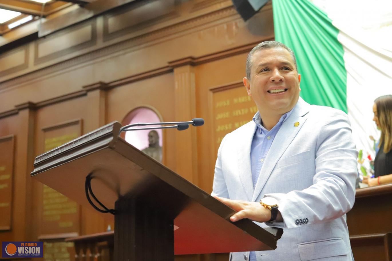 Juan Carlos Barragán propone que maestras y maestros no sean criminalizados por cumplir su deber