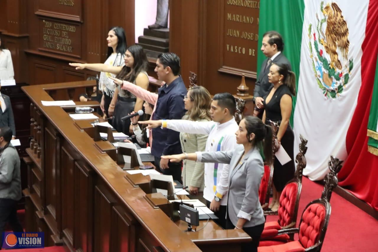 Parlamentarios juveniles protestan y comienzan trabajos del  “Parlamento Juvenil Incluyente 2025”