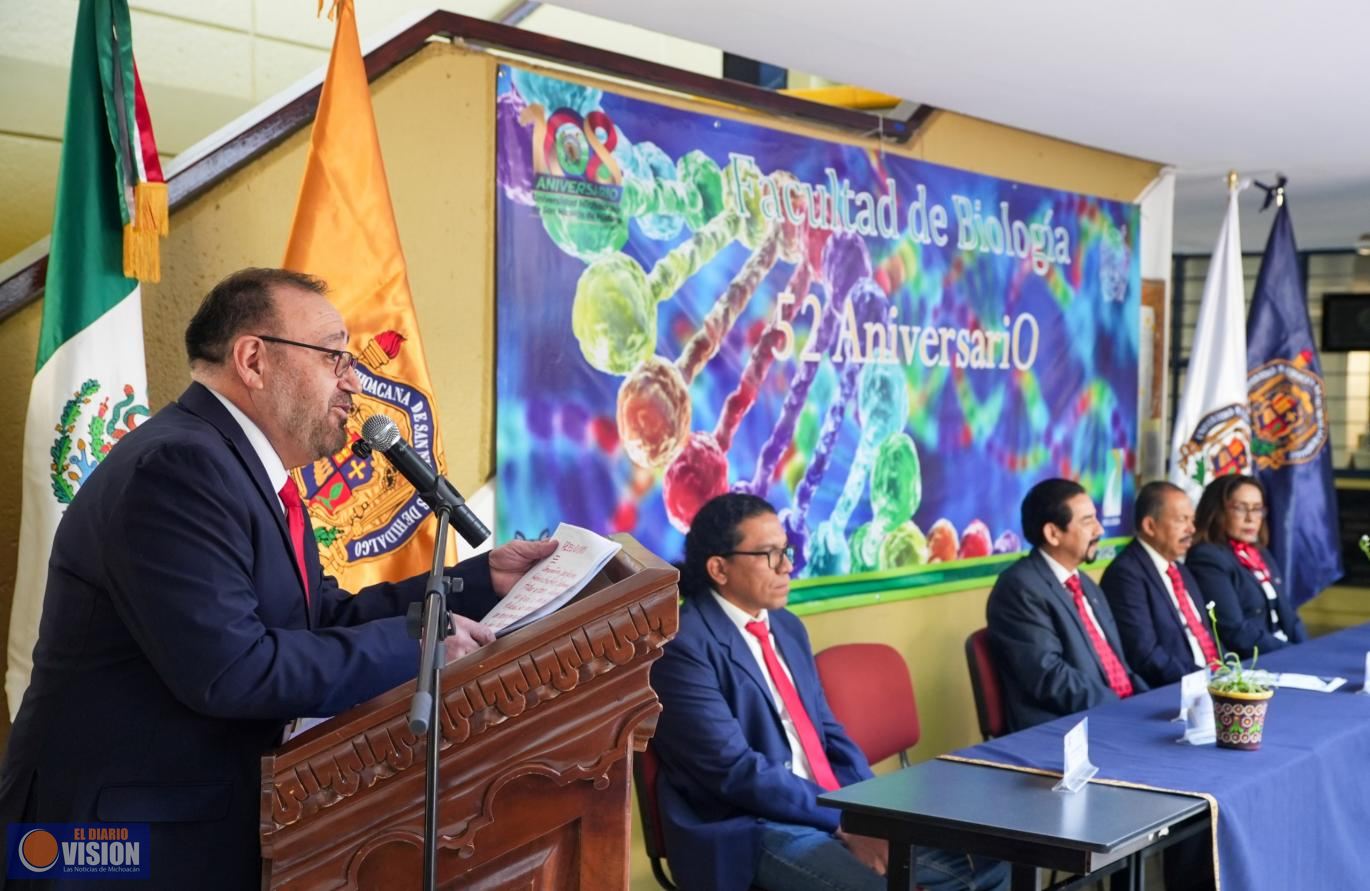 Facultad de Biología celebra aniversario con la reacreditación de su Licenciatura