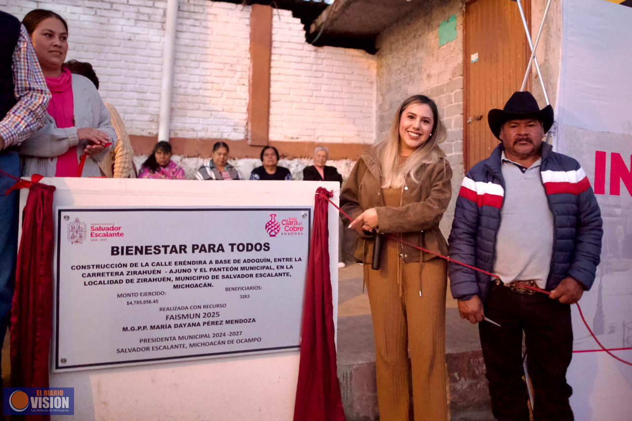 Entregan calle Eréndira en Zirahuén: un compromiso cumplido por la presidenta Dayana Pérez Mendoza