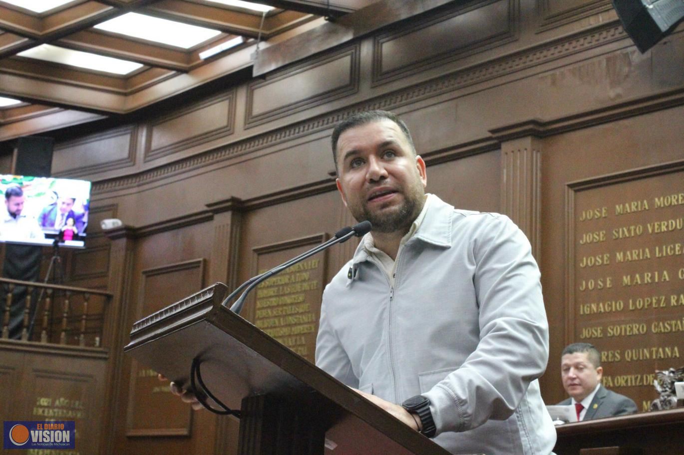 Plantea Reyes Galindo reforma para restringir circulación de camiones con material peligroso