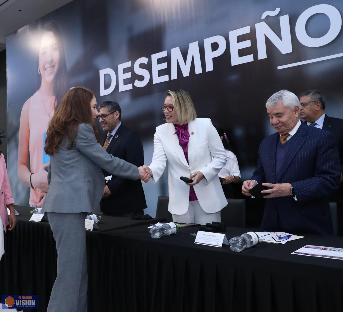 143 egresadas y egresados de la UMSNH recibirán el Premio Ceneval al Desempeño de Excelencia EGEL 