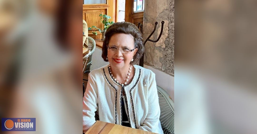 UMSNH reconoce trayectoria de Guadalupe Morales, ejemplo de entrega y compromiso con la educación 