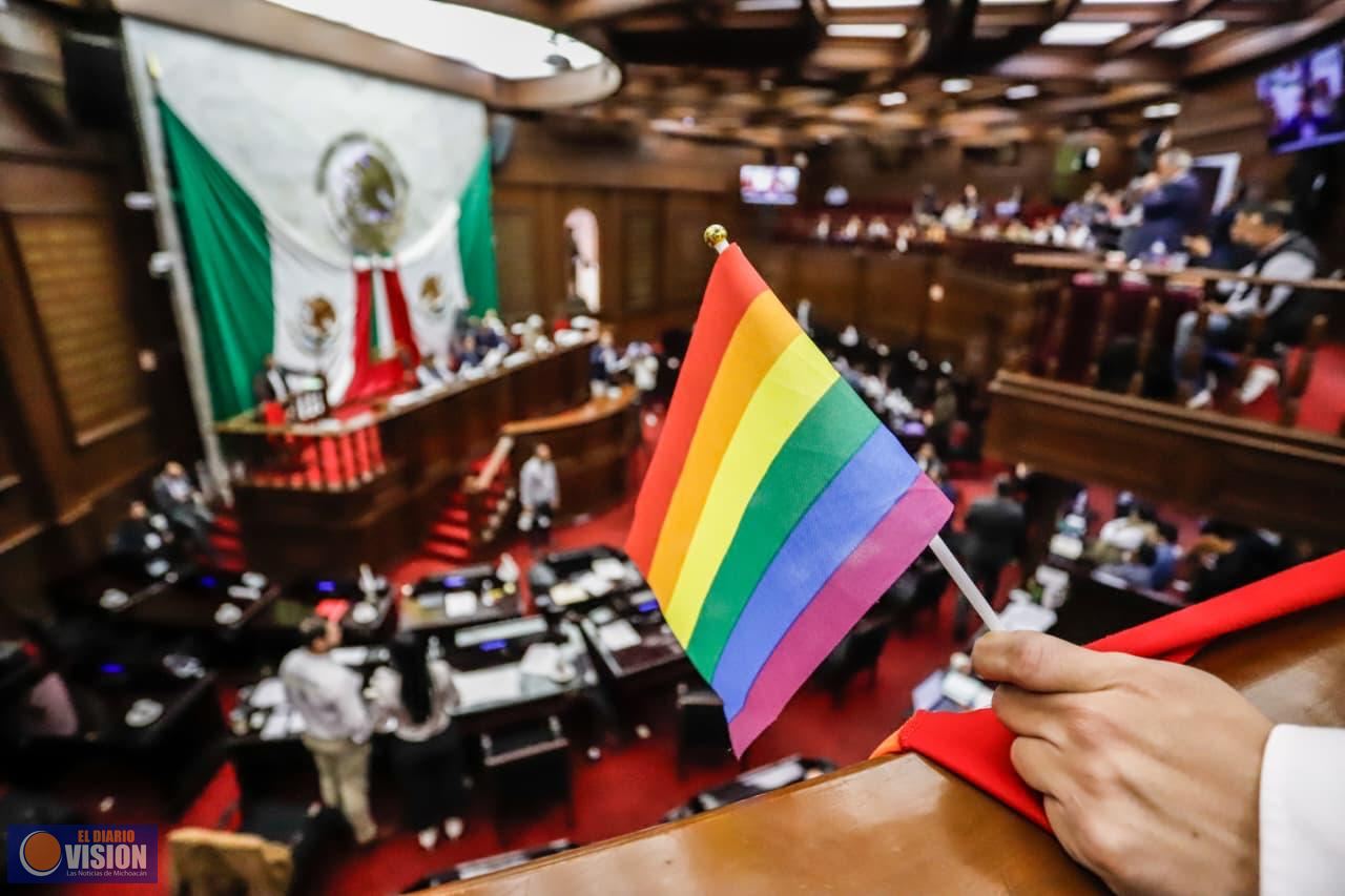 Partidos políticos destinarán 5% de su financiamiento para programas de la comunidad LGBTIQ+