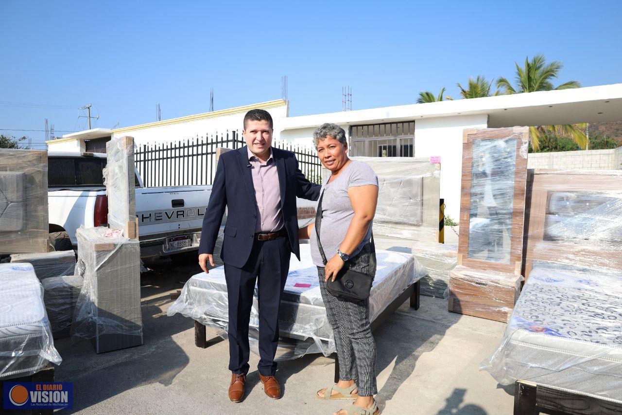 En el distrito XIX, sigue entrega de apoyos subsidiados del Diputado Vicente Gómez Núñez