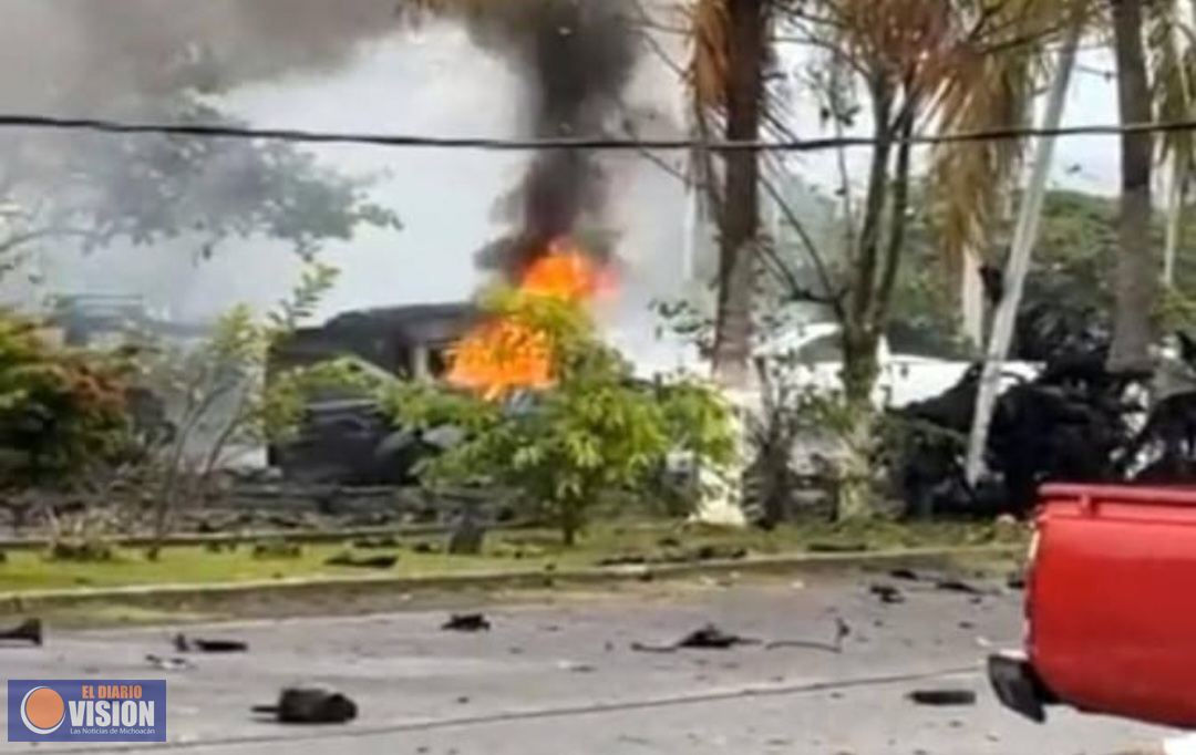 Explota coche bomba en Coahuayana, un muerto y 10 heridos 