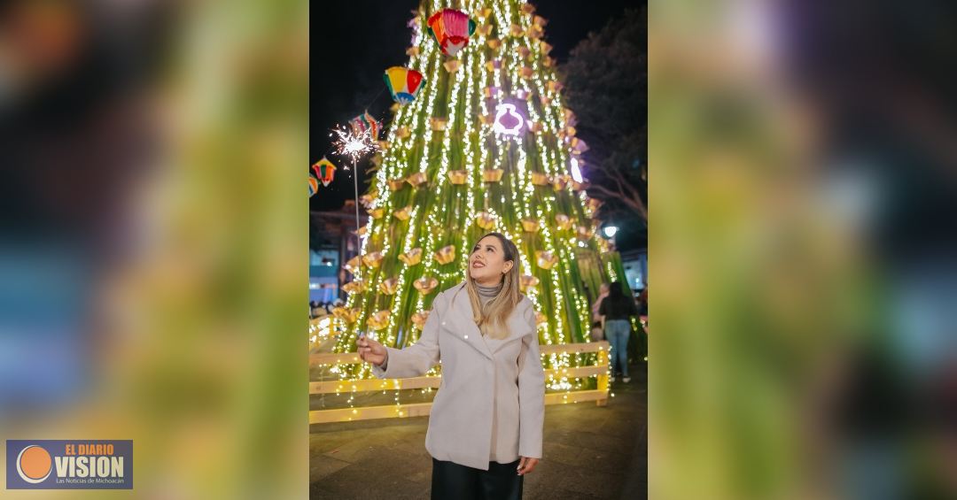 Santa Clara del Cobre vive una noche llena de luz y tradición con el encendido del árbol navideño