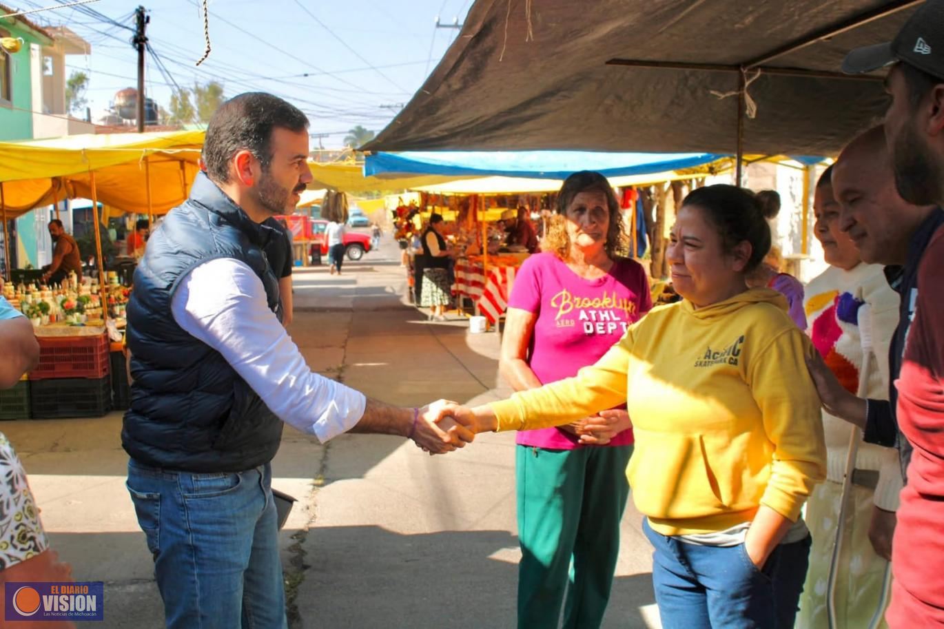 Invita Yankel Benítez a consumir en mercados locales de Morelia