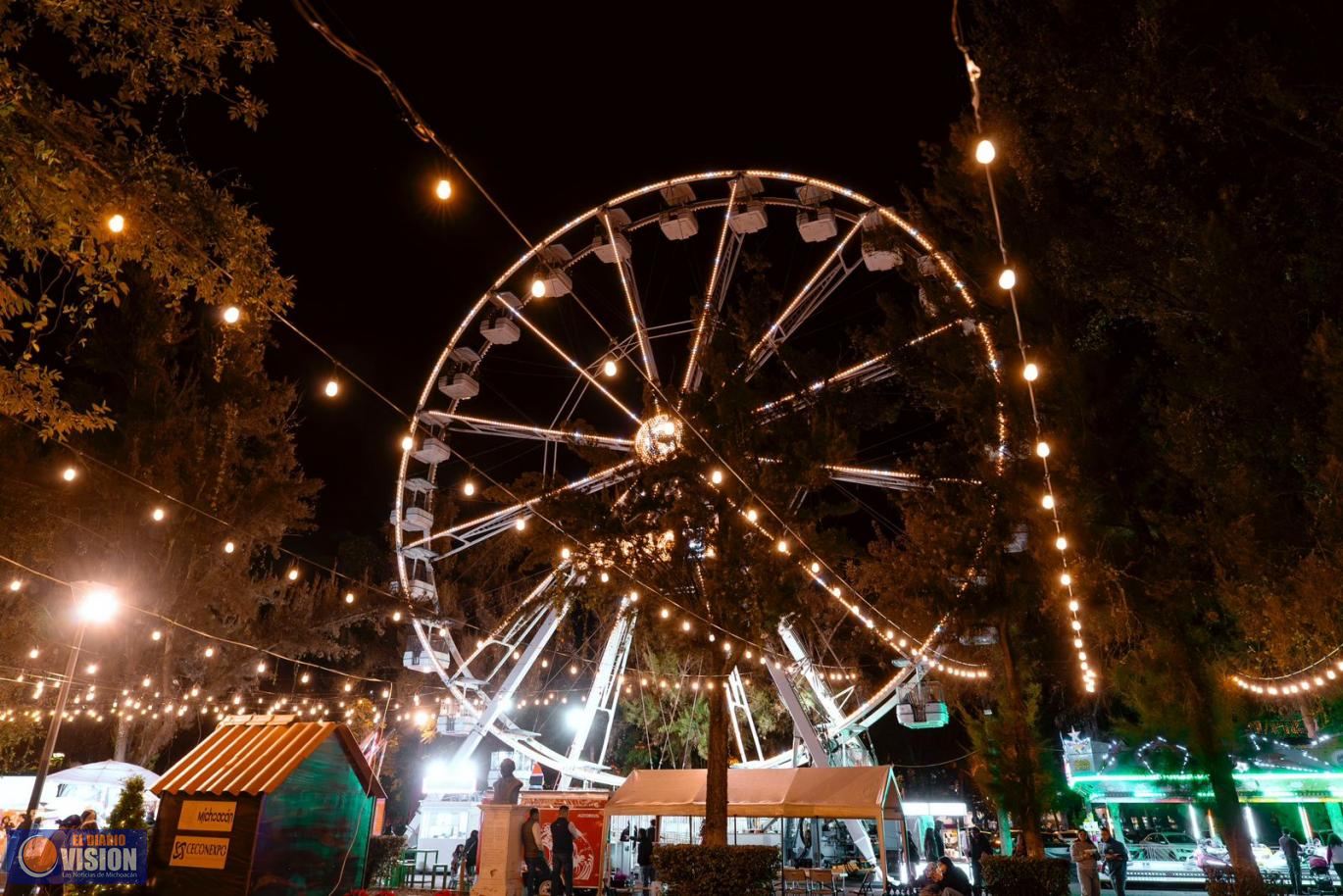 Diversión al máximo con los juegos mecánicos en la Villa Navideña!: Sectur