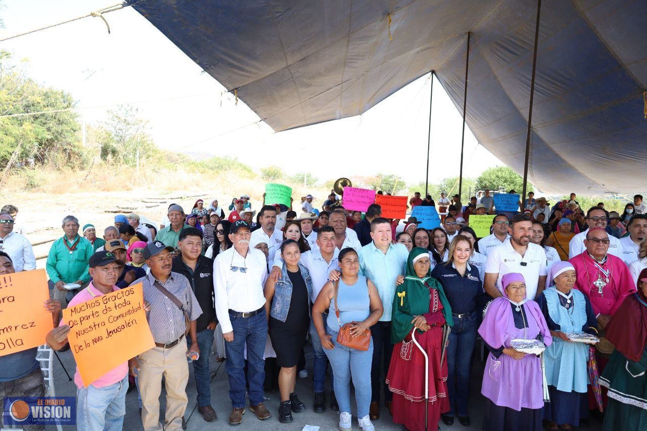 Celebra Vicente Gómez construcción de red de agua potable en La Nueva Jerusalén