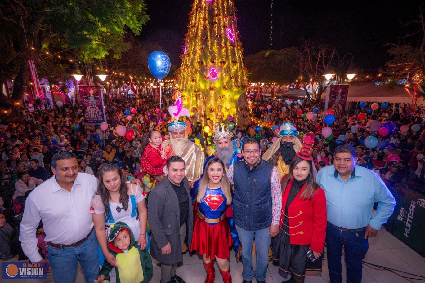 Dayana Pérez Mendoza fortalece  ilusión de niñez con Caravana de Reyes Magos en Salvador Escalante