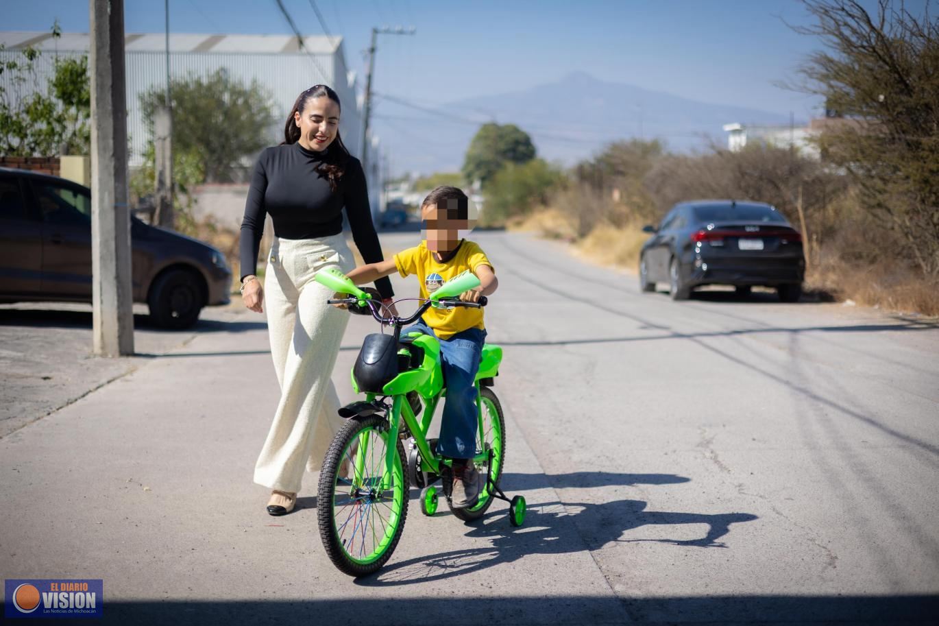 Desde las calles y con amor, Giulianna Bugarini lleva alegría a la niñez de Morelia