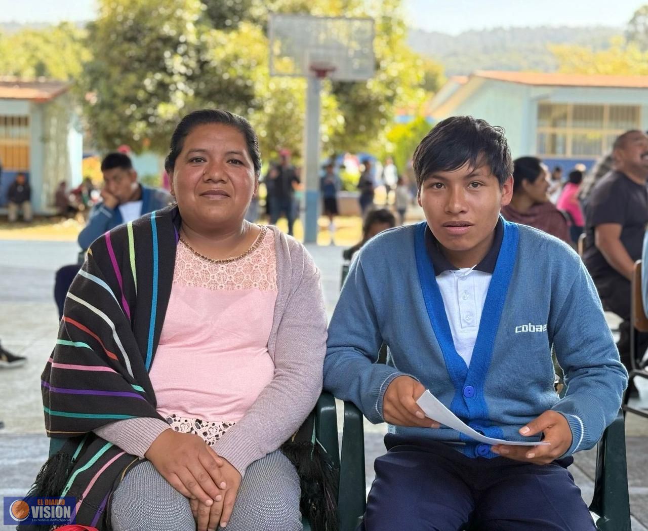 Más de 194 mil estudiantes de prepa y universidad beneficiados con sistema de becas: Iemsysem