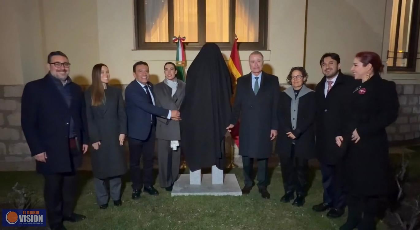 Sectur devela busto de Morelos en la Embajada de México en España