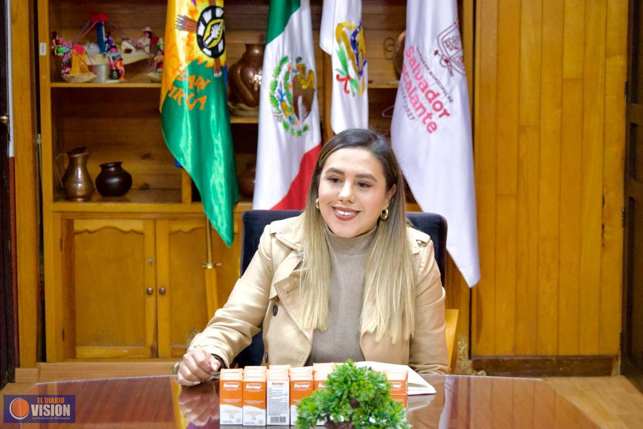 Refuerza Dayana Pérez atención en salud con entrega de antiveneno en comunidades del municipio