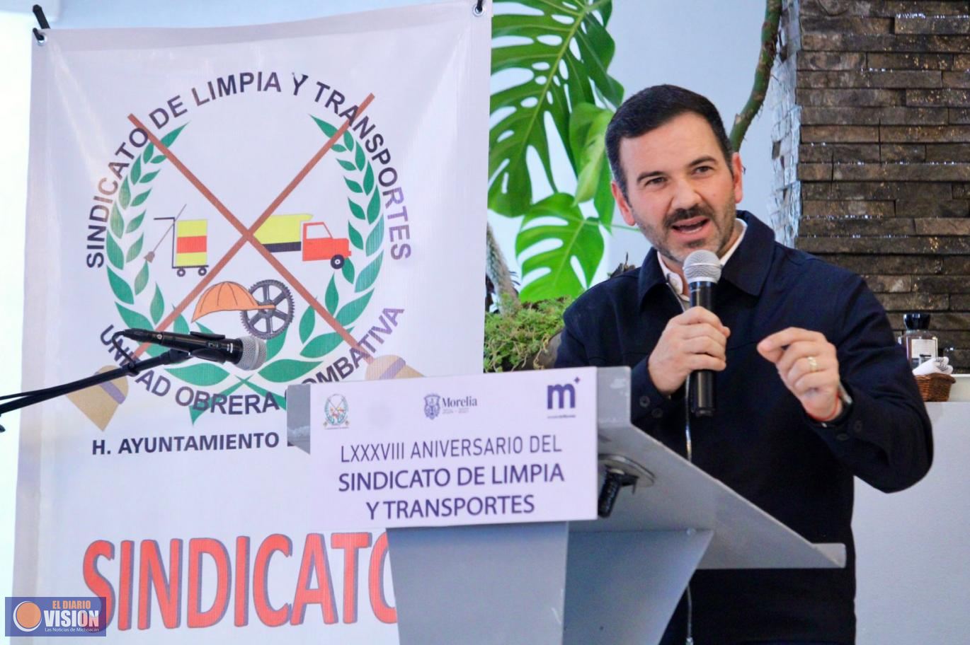 Yankel Benítez reconoce labor del Sindicato de Limpia y Transportes en su LXXXVIII aniversario