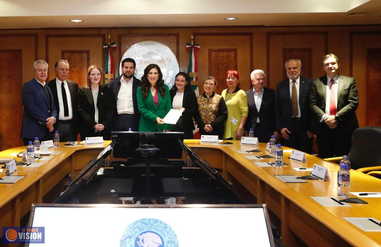 Recibe Kenia López Rabadán solicitud de Parlamento Abierto para discutir reforma político-electoral