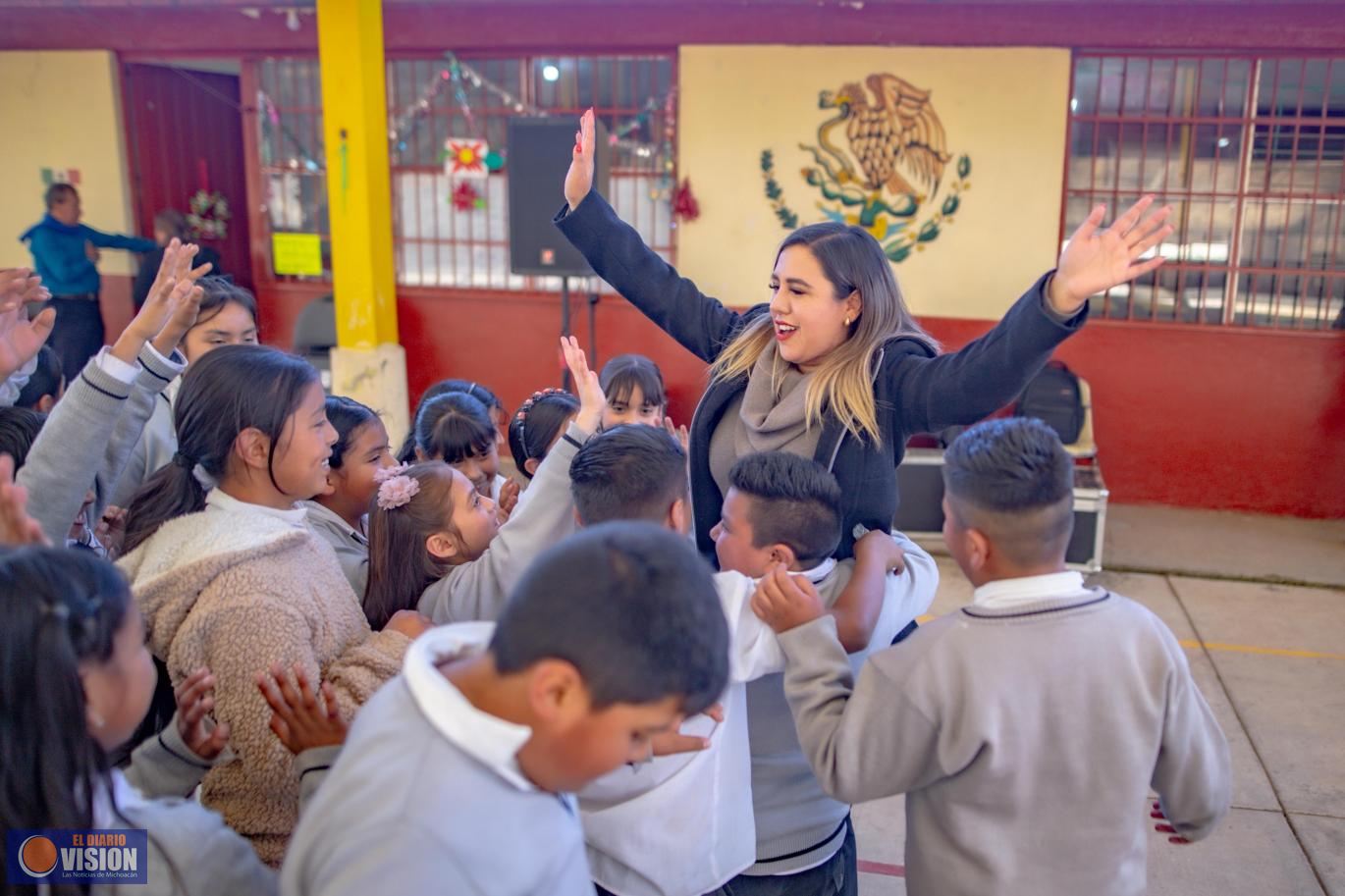 Dayana Pérez arranca Campaña de Salud Visual “Ver bien para aprender mejor” en Salvador Escalante