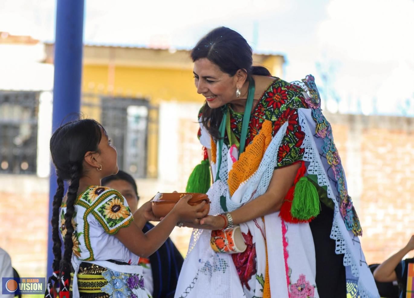 Promueve Gabriela Molina el orgullo por las lenguas originarias con Maratón por la Lectura