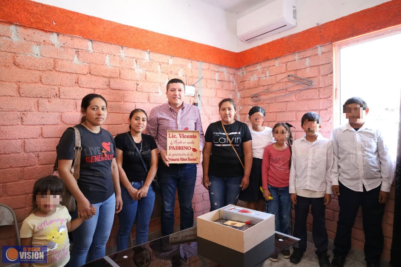 Continúa Vicente Gómez manteniendo contacto con población del distrito XIX