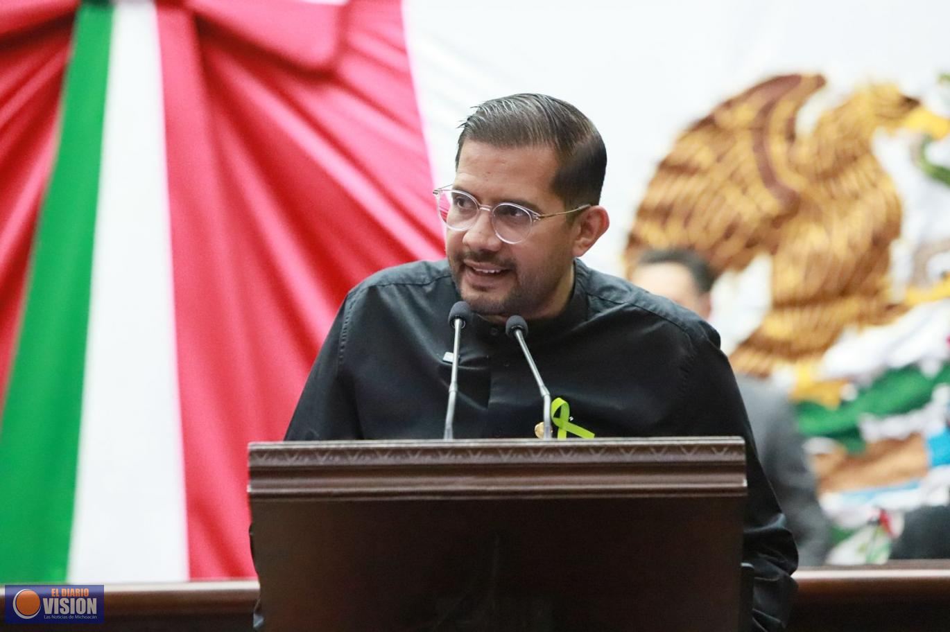 Propone Conrado Paz que oficinas implementen firma electrónica para reducir uso de papel