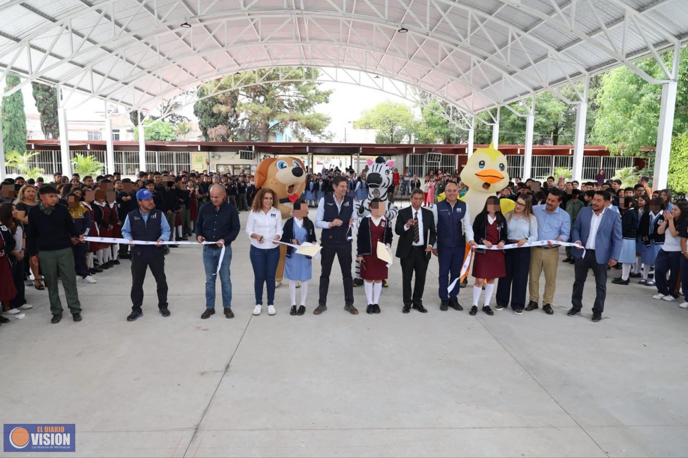 Alfonso Martínez, aliado de la educación; techumbres y cancha deportiva al Norte de Morelia
