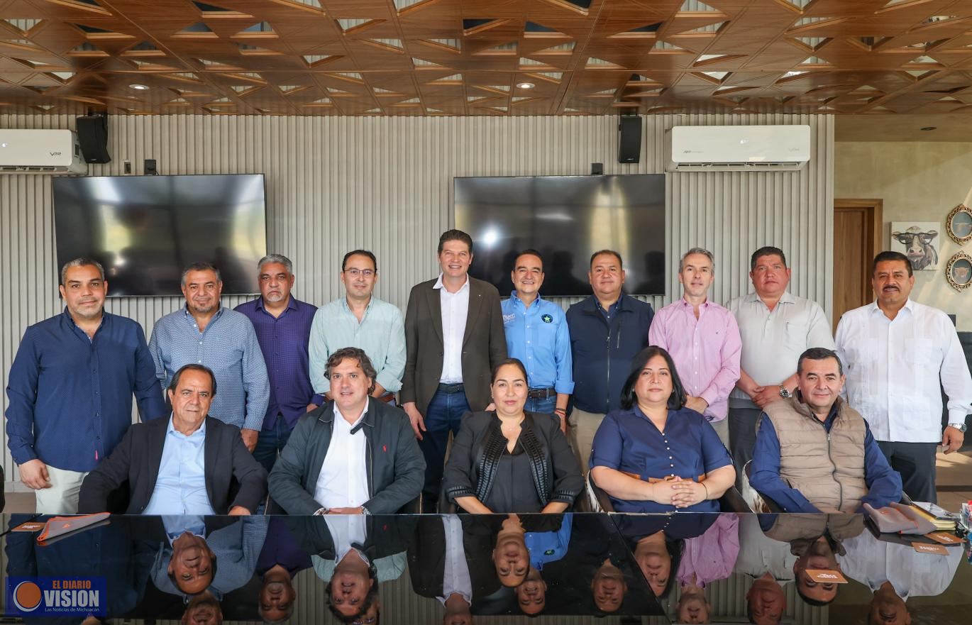 Se reúne Alfonso Martínez con alcalde y empresarios de Zamora