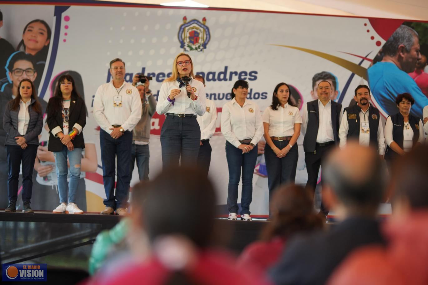 Universidad Michoacana, madres y padres de familia, hagamos equipo: Rectora 