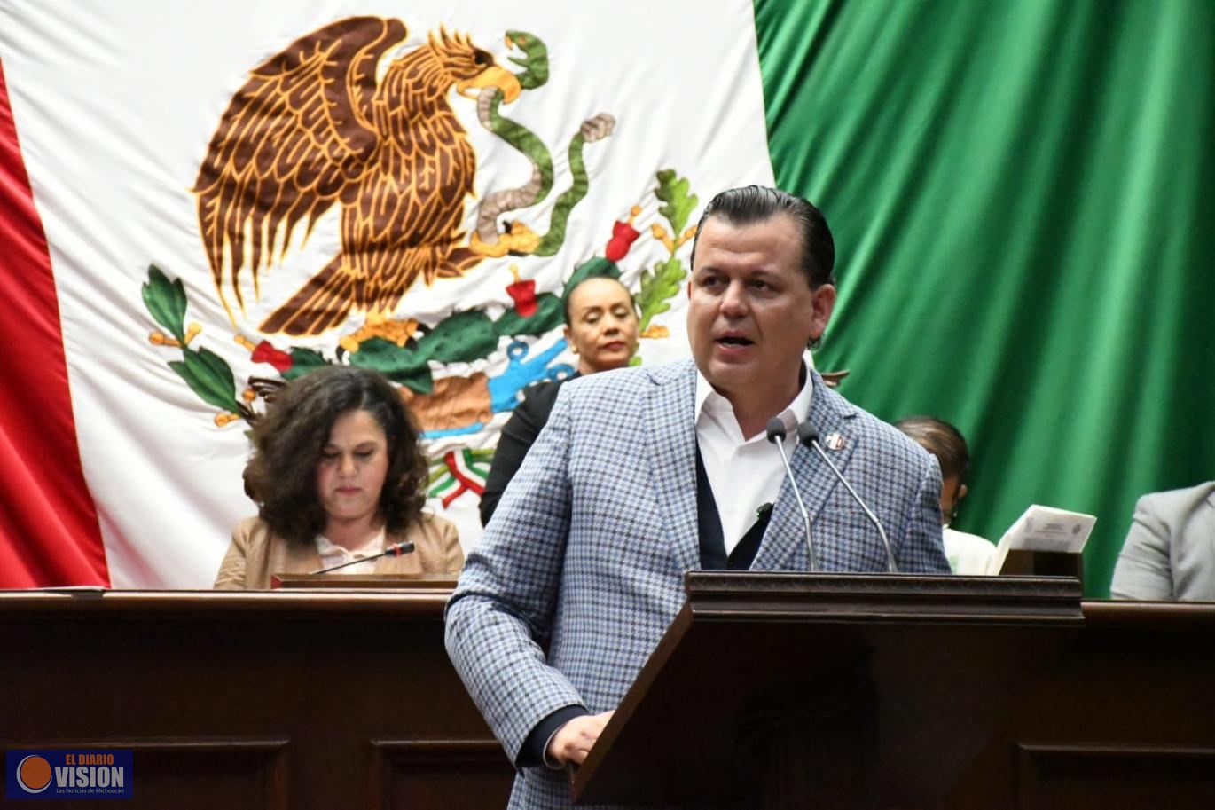 Celebra Memo Valencia reforma que reconoce como delito el desplazamiento forzado