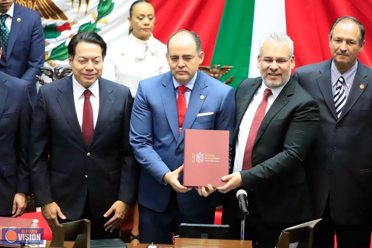 Recibe Congreso del Estado el Quinto Informe de Gobierno del Titular del Ejecutivo