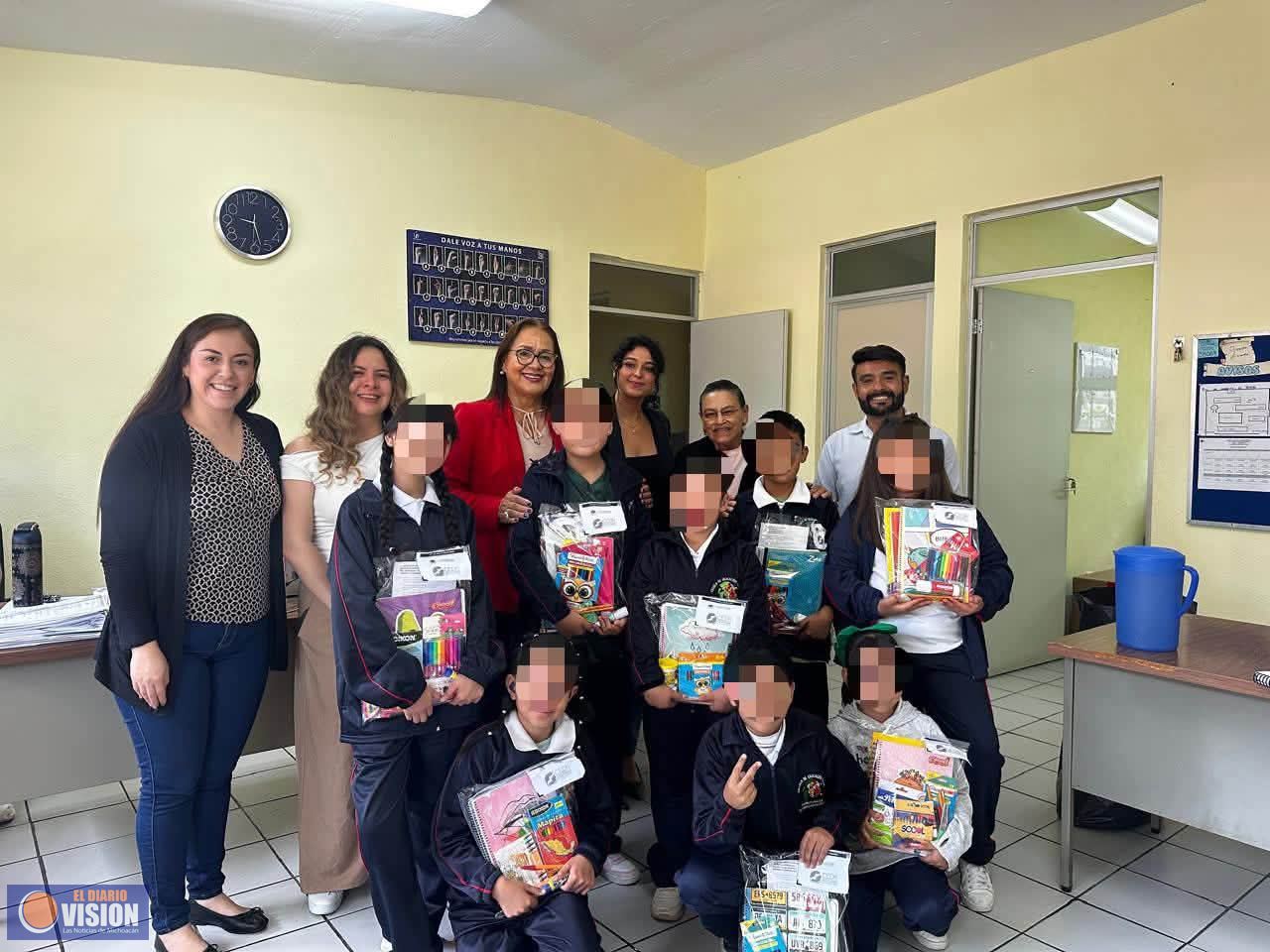 CEDH Michoacán realiza entrega de Útiles Escolares recabados en la Carrera 
