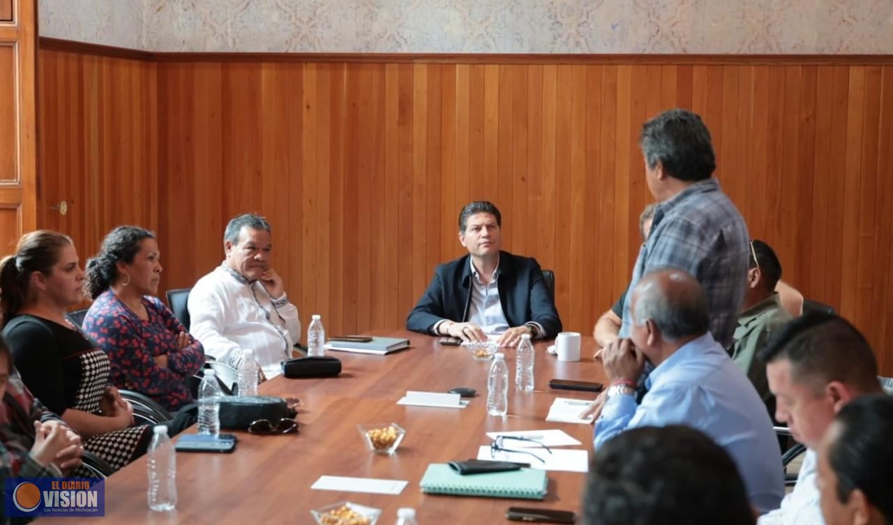 Se reúne Alfonso Martínez Alcázar con representantes de Pueblos Originarios