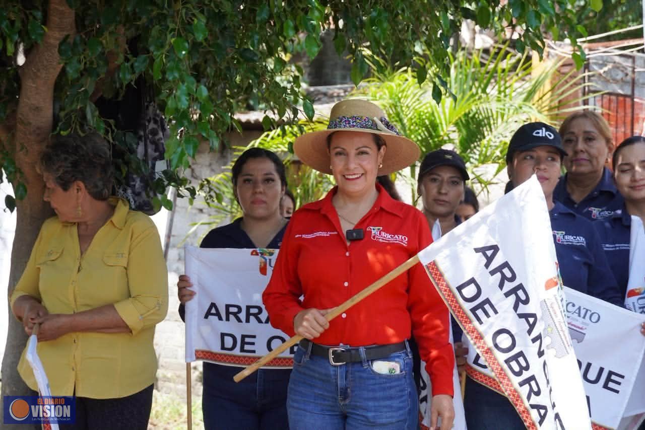 Impulsa Graciela Hernández Arreola obras para fortalecer servicios básicos en la colonia Cotita 