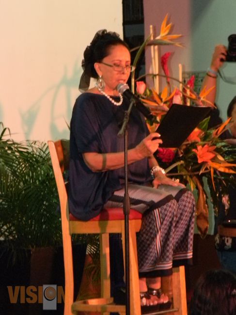 Exitosa presentación de la actriz Lilia Aragón