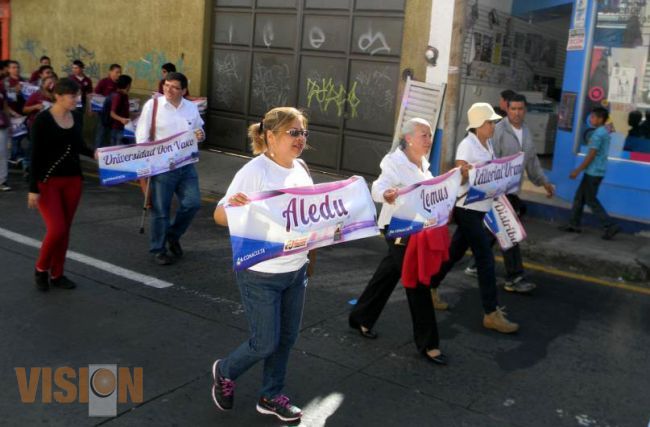 Uruapan vive la gran fiesta  cultural por la Feria del Libro