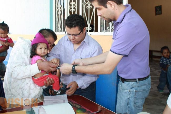 Continúa Registro Civil campaña gratuita para que reciban actas de nacimiento niños y adultos