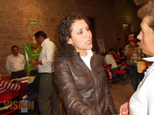 Rosalba Vanegas en  la cruzada contra el Hambre