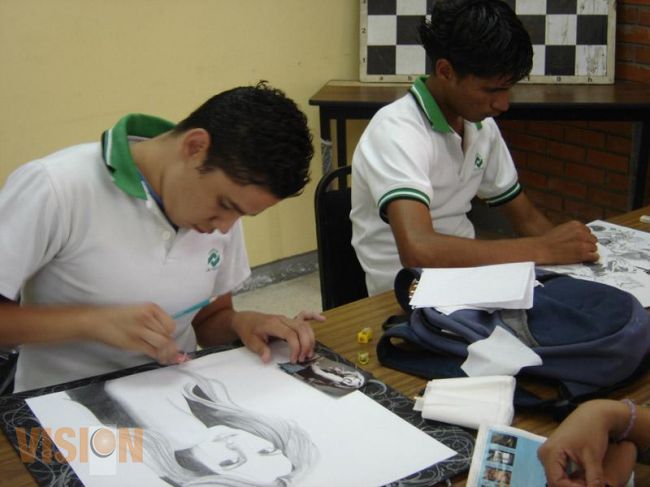 Entrega Conalep Título, Cédula Profesional y Certificados a egresados del 2013