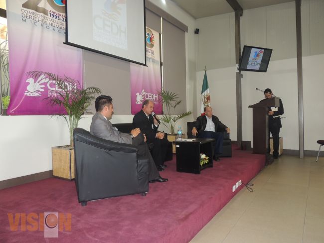 La CEDH y la organización de Activistas por la Paz organizaron el Foro “Educando para no Olvidar