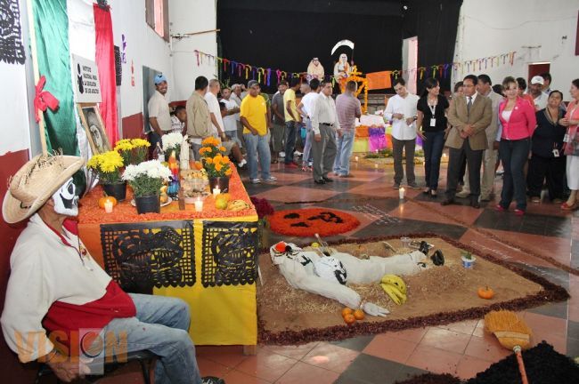 Celebra población del Cereso de Morelia Día de Muertos