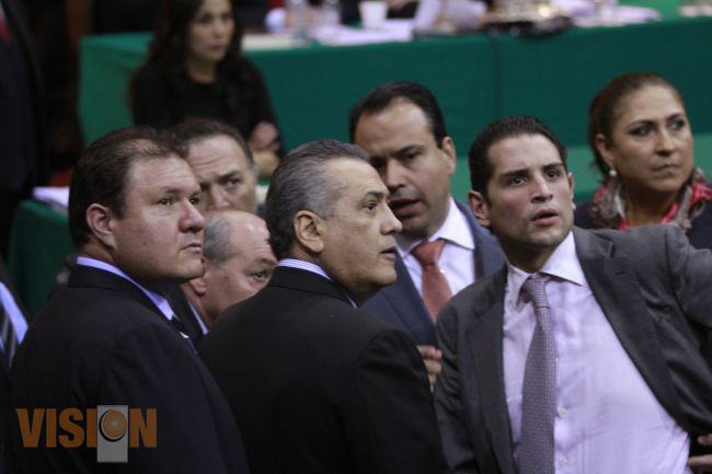 El montaje político de como vender PEMEX 