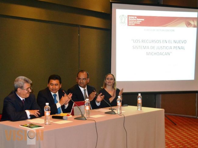 Terminó capacitación en nuevo sistema de justicia penal y derechos humanos.