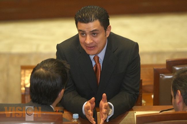 Sugiere José María Martínez sea el Senado la Cámara de origen para las leyes secundarias