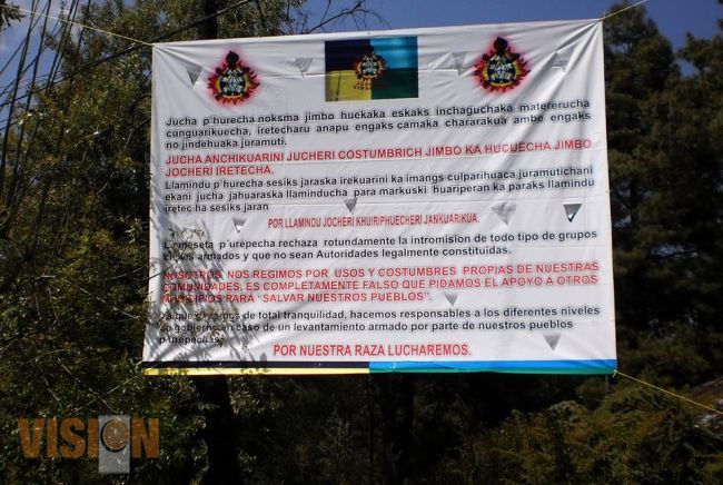 Indígenas purhépechas le cierran el paso a los grupos de autodefensa