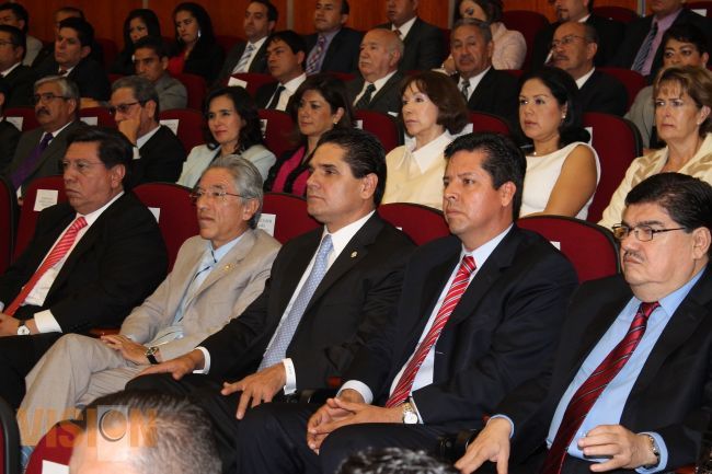 Gestiona Silvano recurso para garantizar gratuidad en la UMSNH