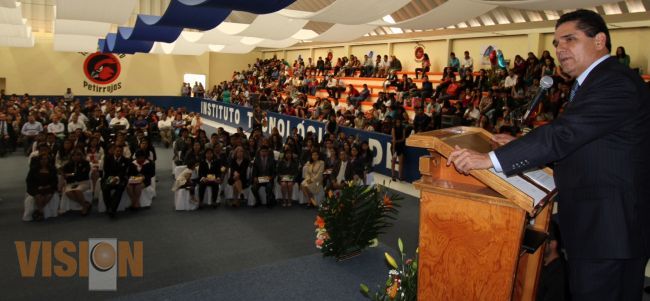 Impulso a educación de la niñez y juventud michoacana, compromiso de Silvano Aureoles